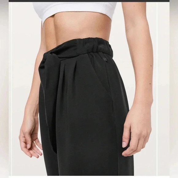 Lululemon Noir Crop Black Waist Tie High Rise Wide Leg Pants size 8 - Picture 3 of 7